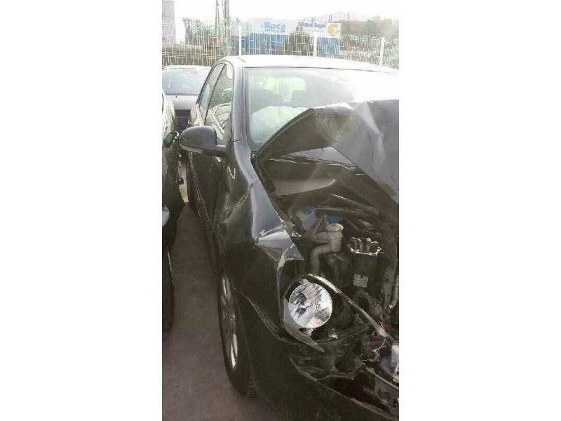 volkswagen golf v berlina (1k1) del año 2006