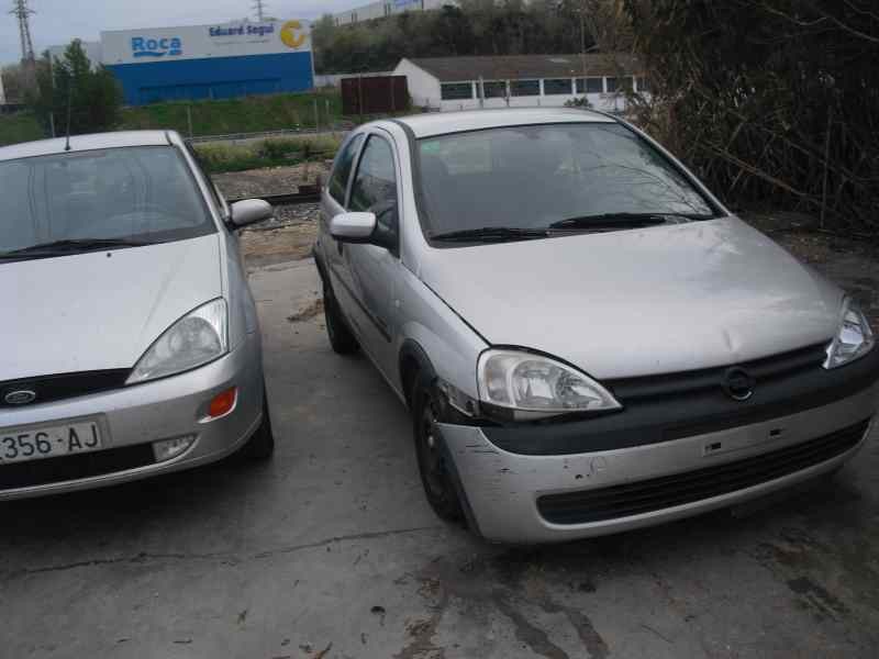 opel corsa c del año 2000