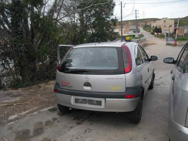 opel corsa c del año 2000
