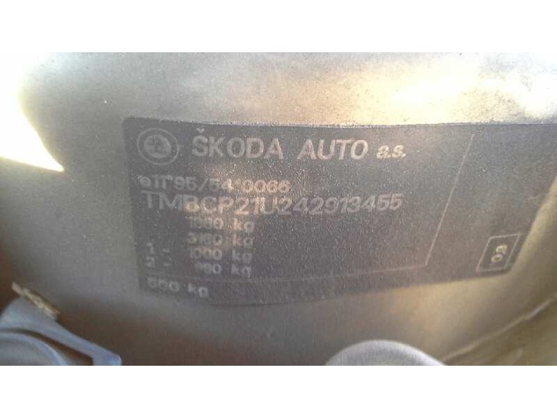 skoda octavia berlina (1u2) del año 2004