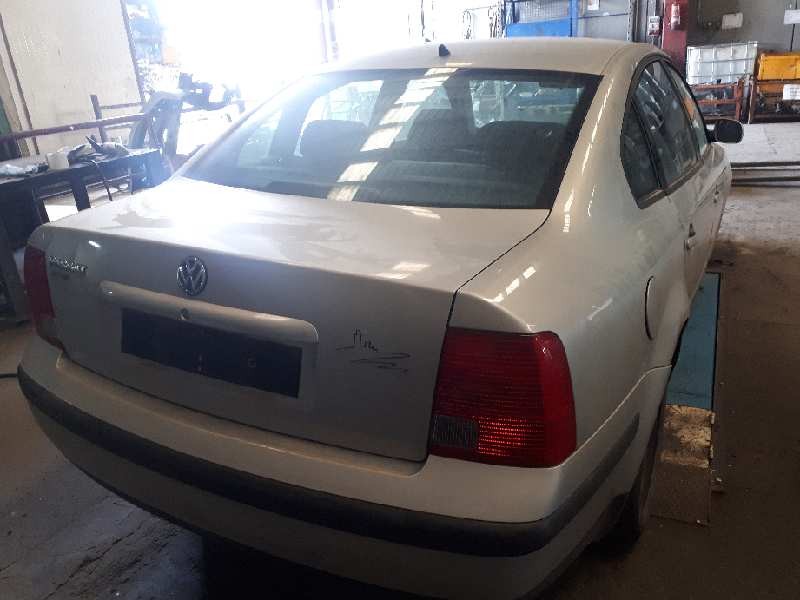 volkswagen passat berlina (3b2) del año 1999