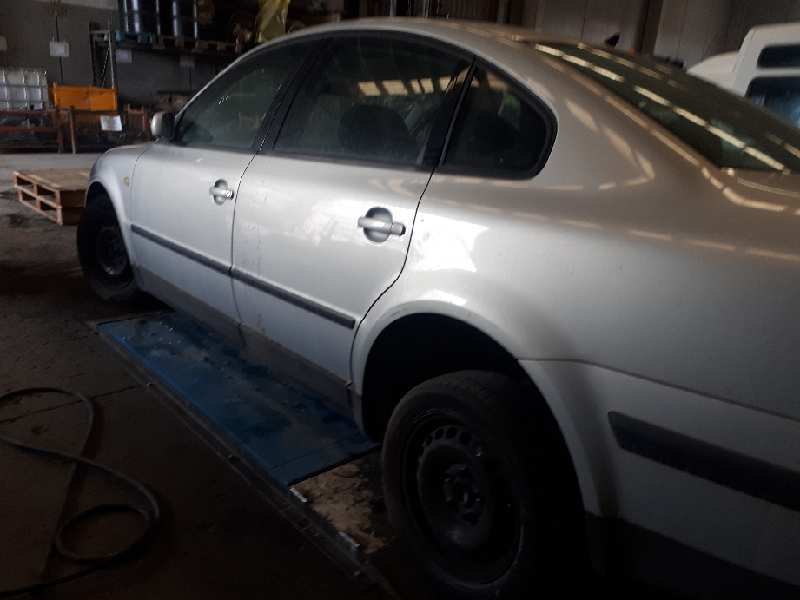 volkswagen passat berlina (3b2) del año 1999