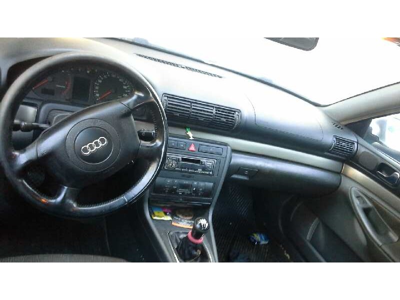 audi a4 berlina (b5) del año 2000