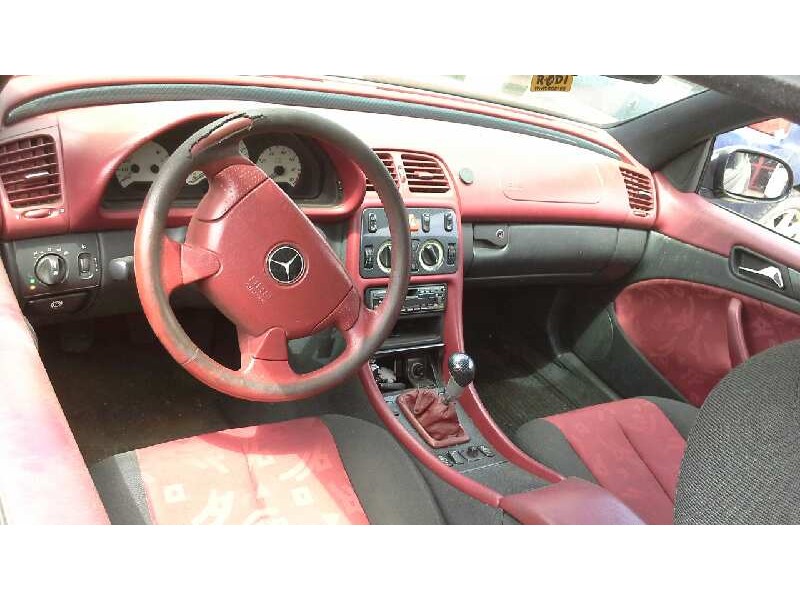 mercedes-benz clase clk (w208) coupe del año 1998