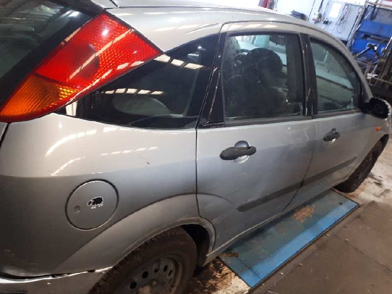 ford focus berlina (cak) del año 2003