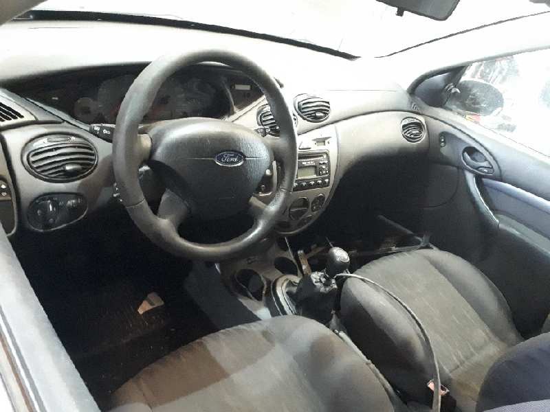 ford focus berlina (cak) del año 2003