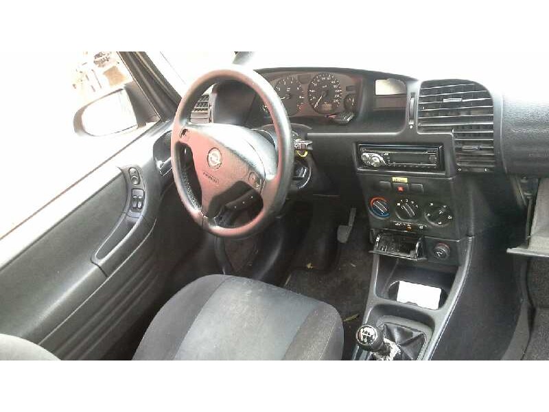opel zafira a del año 2001