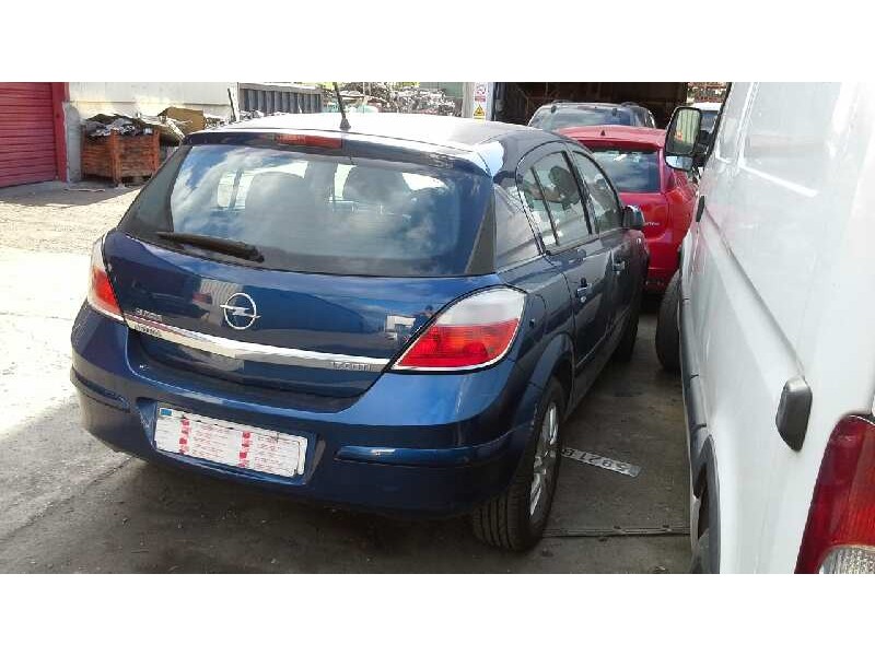opel astra h berlina del año 2004