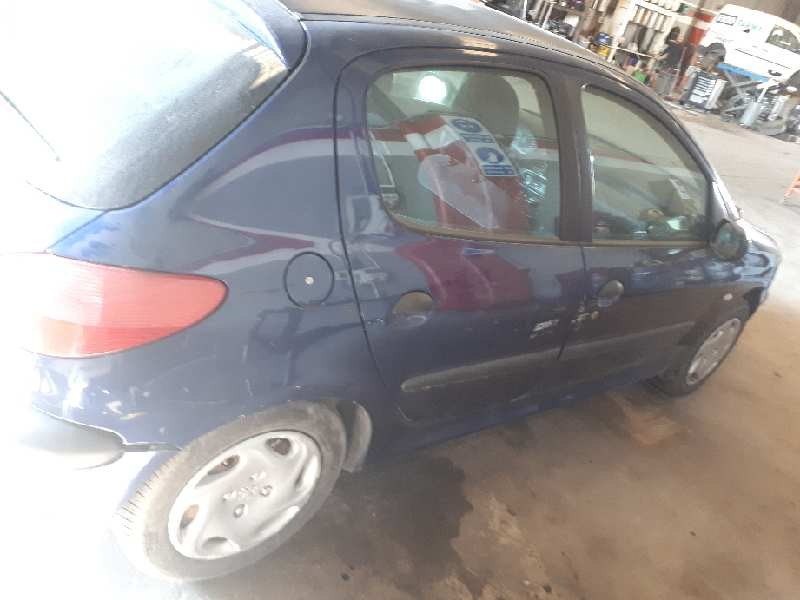 peugeot 206 berlina del año 2001