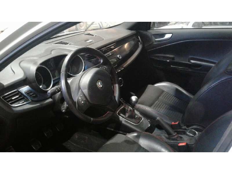 alfa romeo giulietta (191) del año 2011