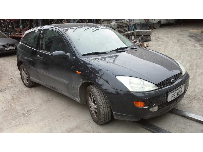 ford focus berlina (cak) del año 2000