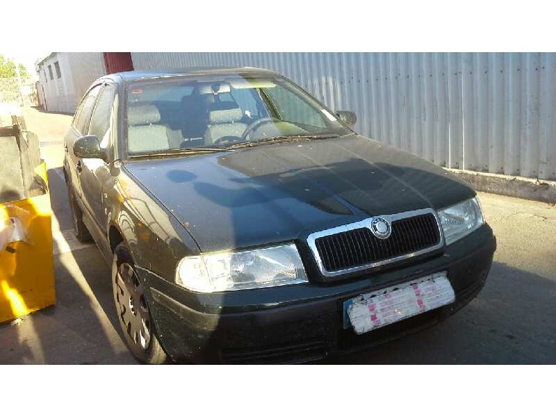 skoda octavia berlina (1u2) del año 2001