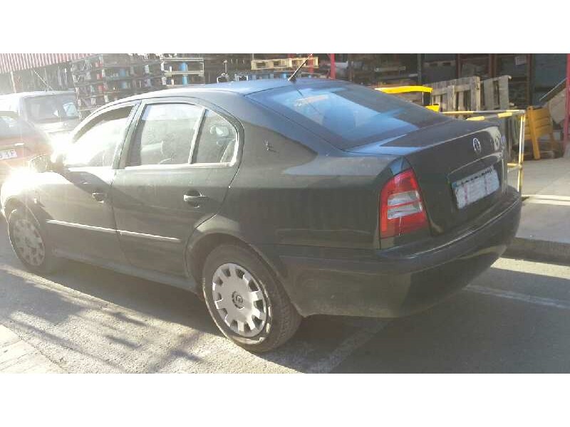 skoda octavia berlina (1u2) del año 2001