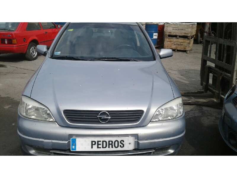 opel astra g berlina del año 2002