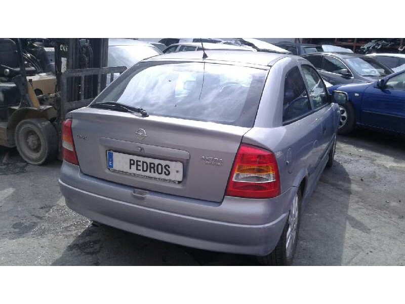opel astra g berlina del año 2002