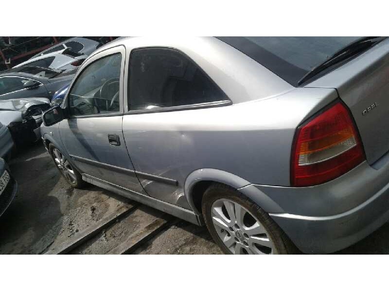 opel astra g berlina del año 2002