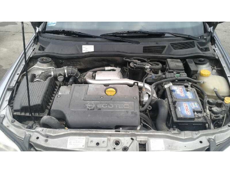 opel astra g berlina del año 2002