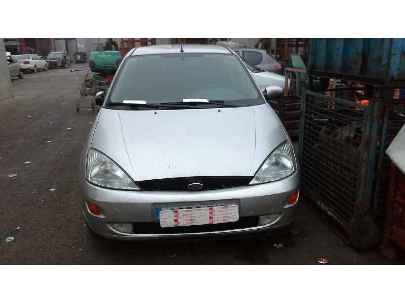 ford focus berlina (cak) del año 2001