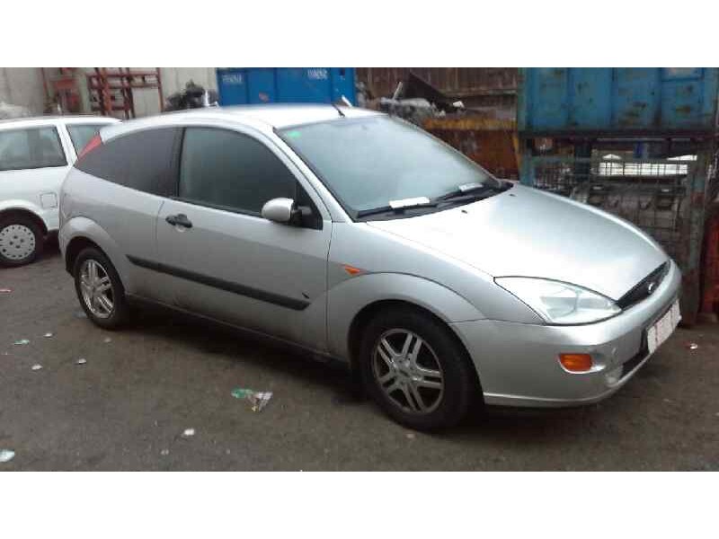 ford focus berlina (cak) del año 2001