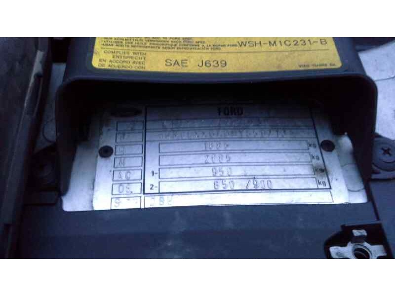 ford focus berlina (cak) del año 2001