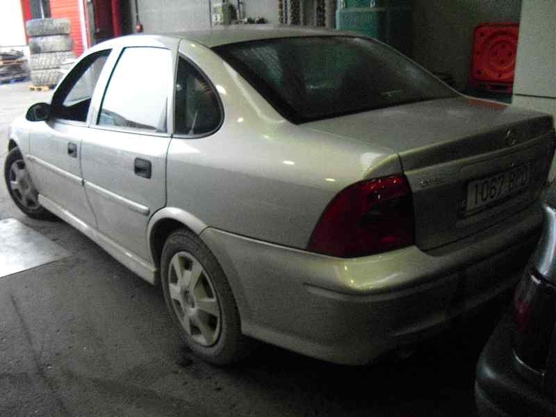 opel vectra b berlina del año 1995
