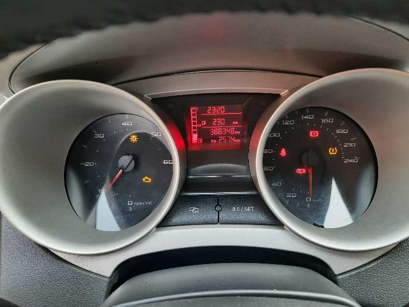 seat ibiza (6j5) del año 2008