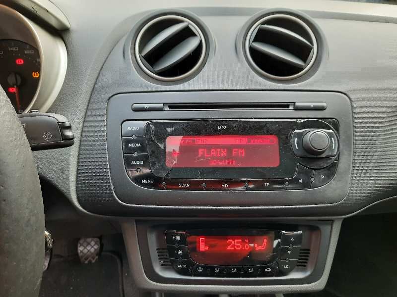 seat ibiza (6j5) del año 2008