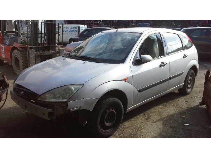 ford focus berlina (cak) del año 2001