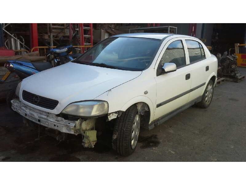 opel astra g berlina del año 2000