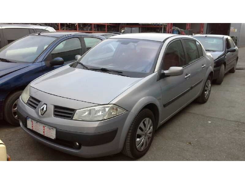 renault megane ii classic berlina del año 2004