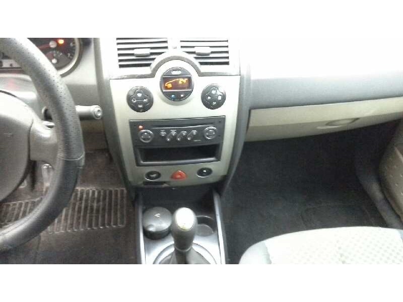 renault megane ii classic berlina del año 2004