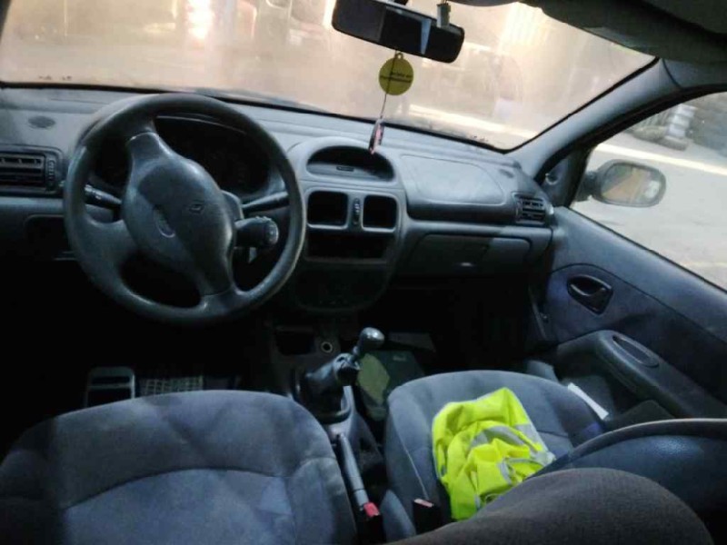 renault clio ii fase i (b/cbo) del año 2001