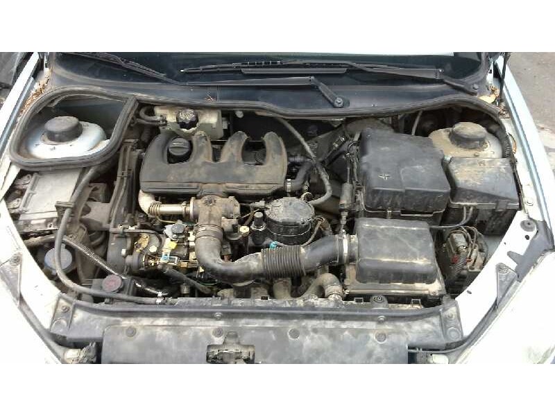 peugeot 206 berlina del año 2001