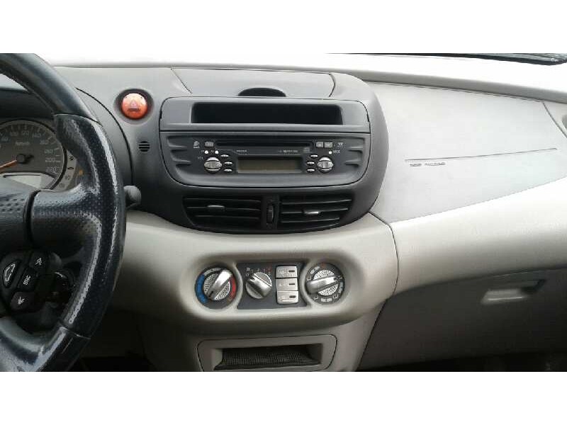 nissan almera tino (v10m) del año 2003