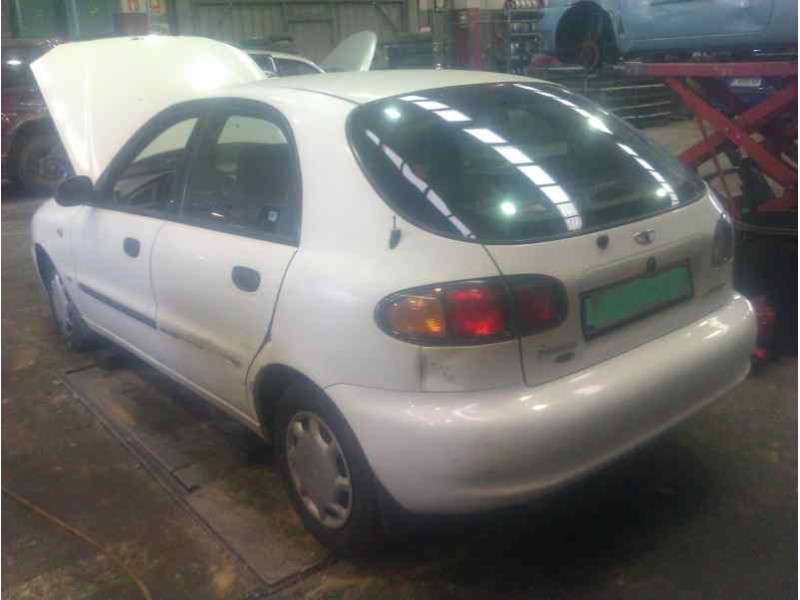 daewoo lanos del año 2000