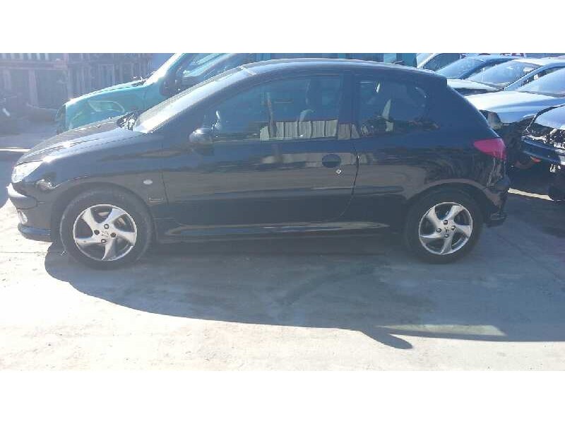 peugeot 206 berlina del año 2002