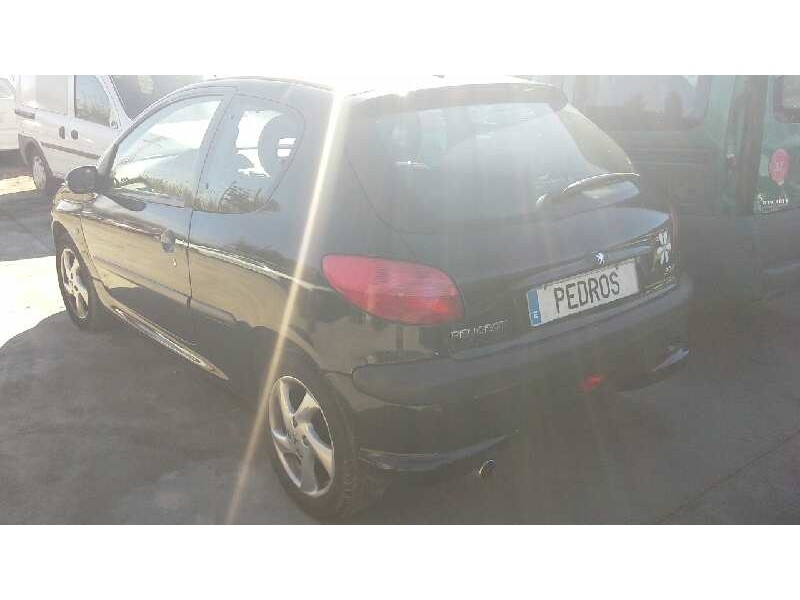 peugeot 206 berlina del año 2002