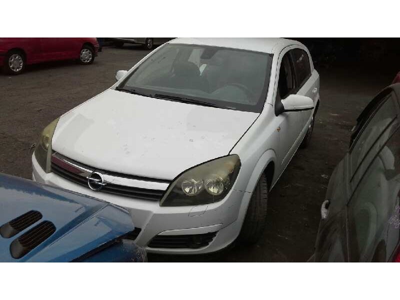 opel astra h berlina del año 2004