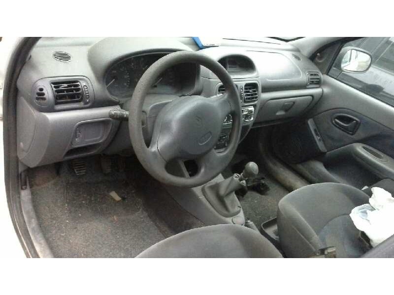 renault clio ii fase i (b/cbo) del año 2001