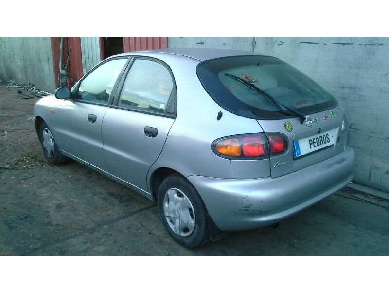 daewoo lanos del año 2002