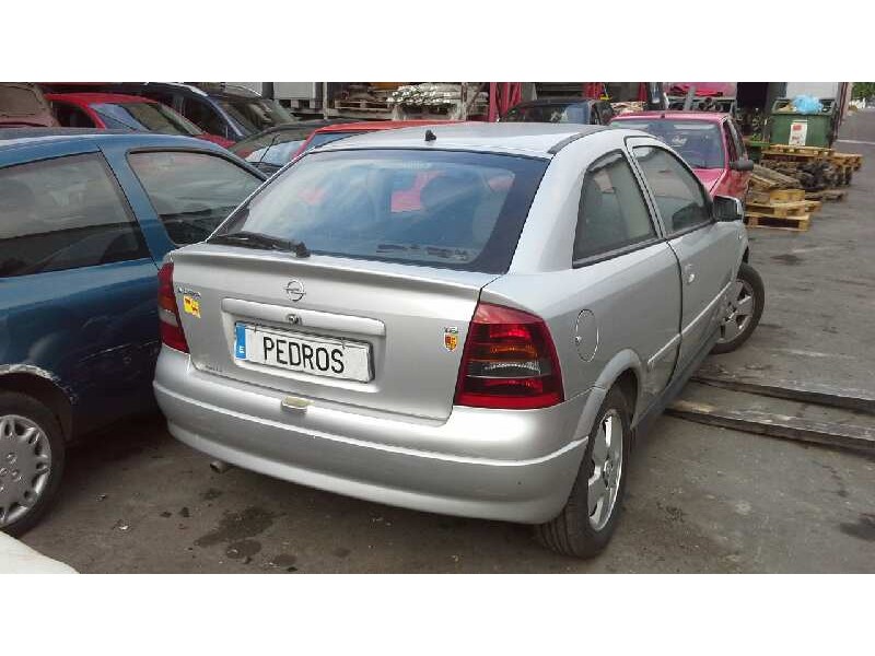 opel astra g berlina del año 2003