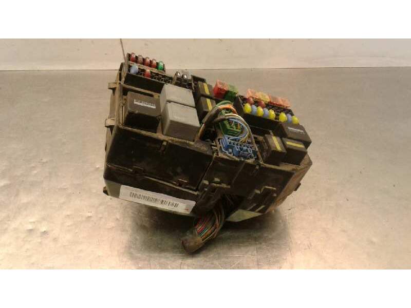 Recambio de caja fusibles para ford mondeo berlina (ge) ambiente referencia OEM IAM 71543256  