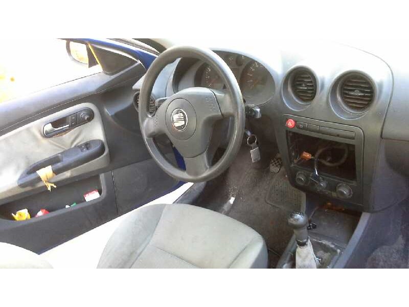 seat ibiza (6l1) del año 2002