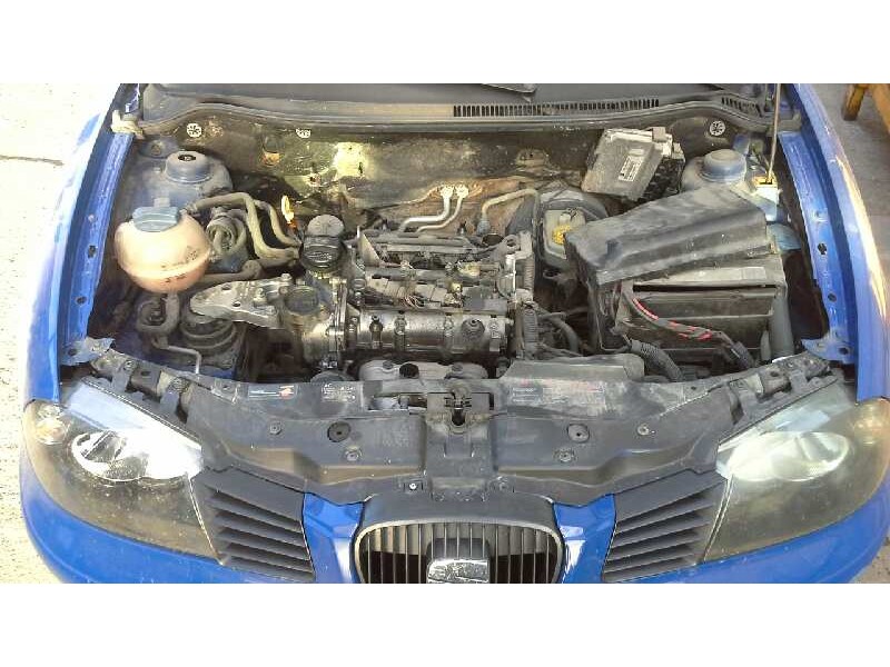 seat ibiza (6l1) del año 2002