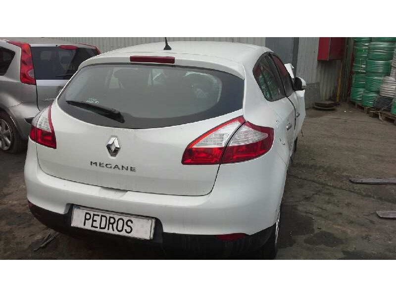 renault megane iii berlina 5 p del año 2009