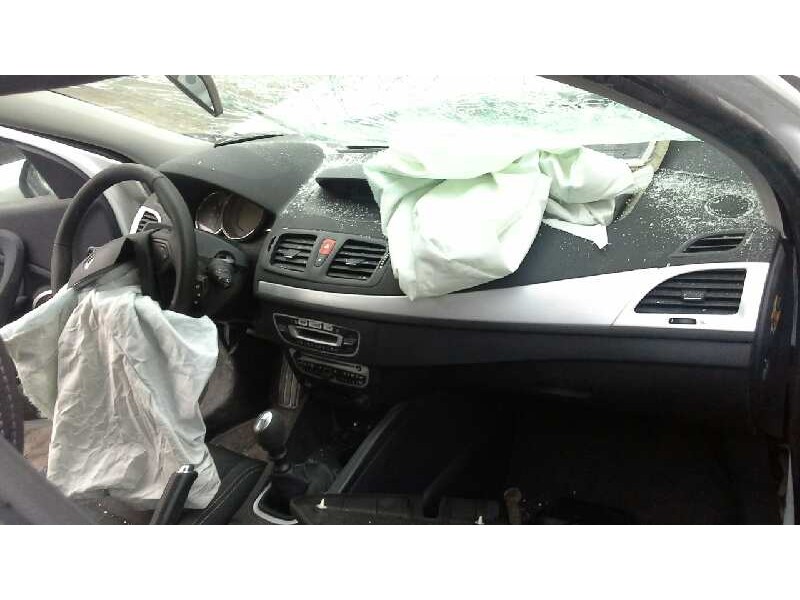 renault megane iii berlina 5 p del año 2009