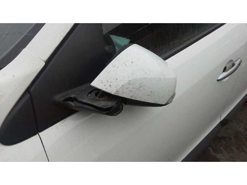 renault megane iii berlina 5 p del año 2009