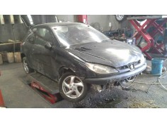 peugeot 206 berlina del año 2002 2