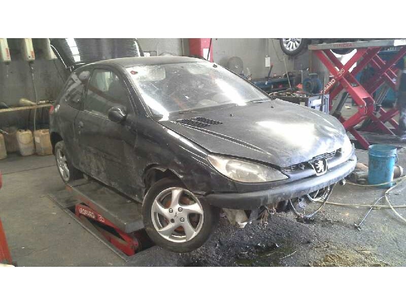 peugeot 206 berlina del año 2002