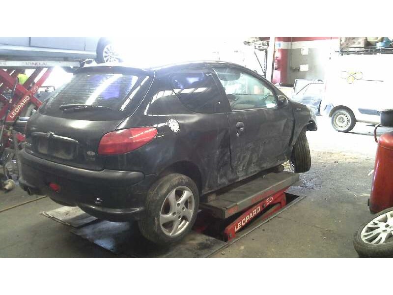 peugeot 206 berlina del año 2002